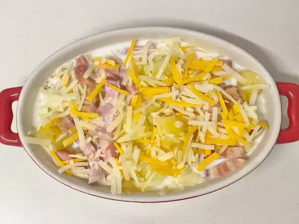 「【卵不使用】でも「本気のじゃがいもカルボナーラ」作ってみた！ベーコンとチーズのうま味がしみしみ～♡」の画像