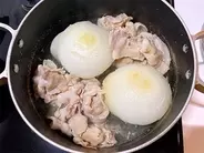 リュウジ『新玉葱は“水だけ”で煮込め』 放り込んで火点けるだけの【玉鍋】作ろう！調味は食べるときで！