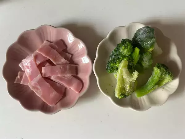 「【グラタン革命】レンジ任せで「なんちゃってマカロニグラタン」作ろう！フライパン＆包丁いらず♡小麦粉も不要!?」の画像