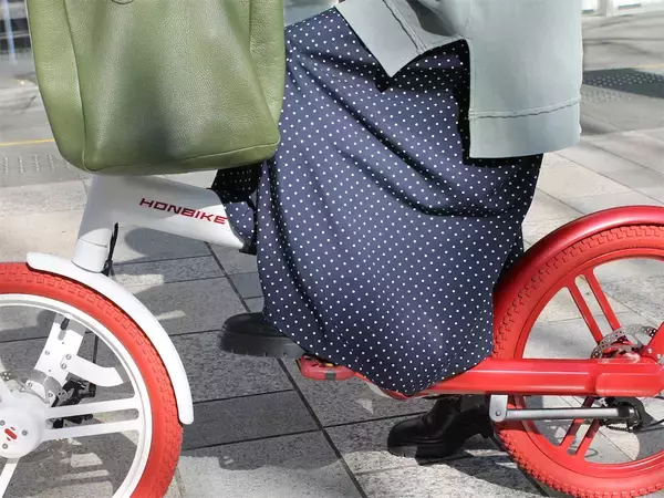 「時代はチェーンレス！最強スペックの電動アシスト自転車「HONBIKE」に試乗してみた！折り畳み機能付き」の画像
