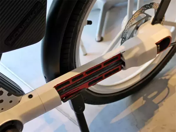 「時代はチェーンレス！最強スペックの電動アシスト自転車「HONBIKE」に試乗してみた！折り畳み機能付き」の画像