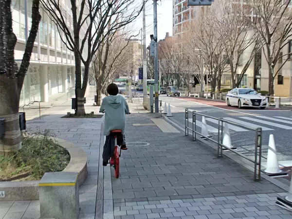 「時代はチェーンレス！最強スペックの電動アシスト自転車「HONBIKE」に試乗してみた！折り畳み機能付き」の画像