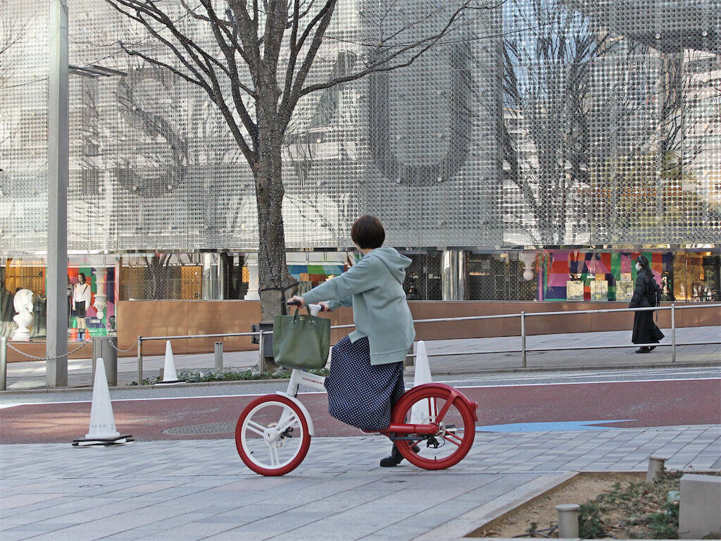 時代はチェーンレス！最強スペックの電動アシスト自転車「HONBIKE」に試乗してみた！折り畳み機能付き