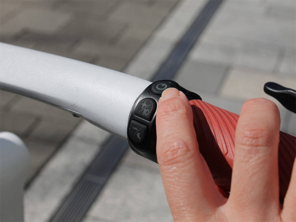 時代はチェーンレス！最強スペックの電動アシスト自転車「HONBIKE」に試乗してみた！折り畳み機能付き