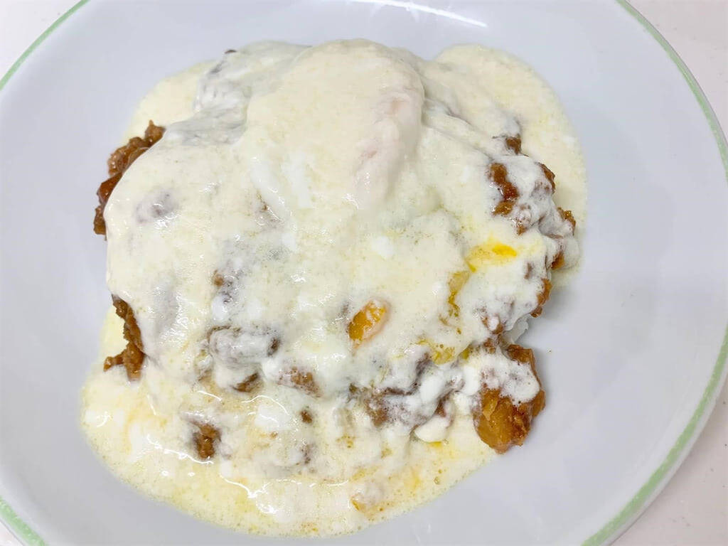 何だコレ⁉チーズまみれのカレーです♪100均食材で「とろとろチーズキーマカレー」に挑戦♪うま味の洪水や～♡