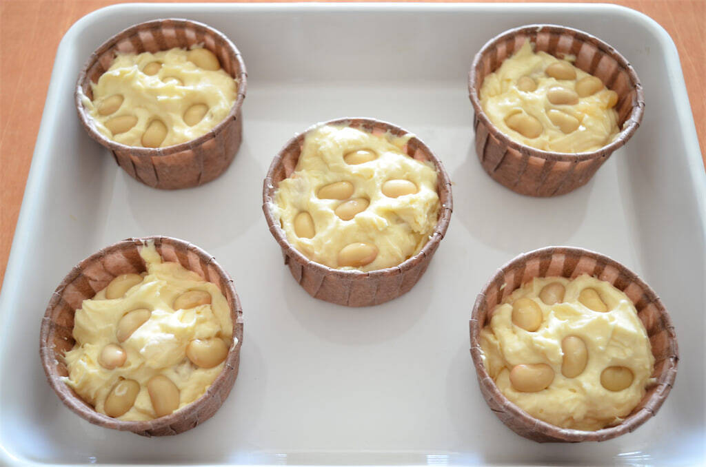 お豆をマルっと入れる「大豆マフィン」作ってみた！フワフワ生地にやわらかお豆が優しい♡【農家直伝】