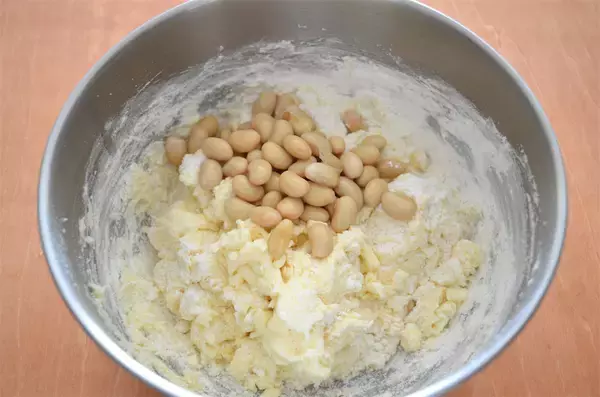 「お豆をマルっと入れる「大豆マフィン」作ってみた！フワフワ生地にやわらかお豆が優しい♡【農家直伝】」の画像