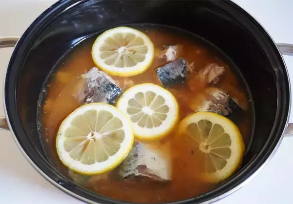 「【サバ缶アレンジ】サバ水煮がエスニックに!?「レモンの炊き込みご飯」作ってみた！酸味がイイネ♪【農家直伝】」の画像