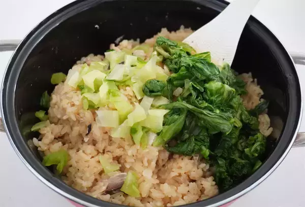 「【サバ缶アレンジ】サバ水煮がエスニックに!?「レモンの炊き込みご飯」作ってみた！酸味がイイネ♪【農家直伝】」の画像