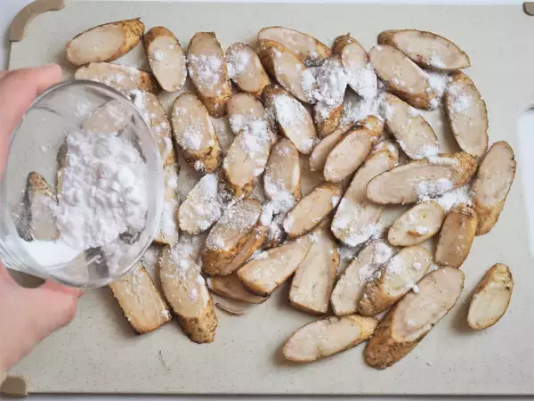 「【ごぼう一本余裕】甘じょっぱダレがたまらん「新ごぼうの甘辛焼き」作ってみた！カリカリでも旨味ジュワッ♪」の画像