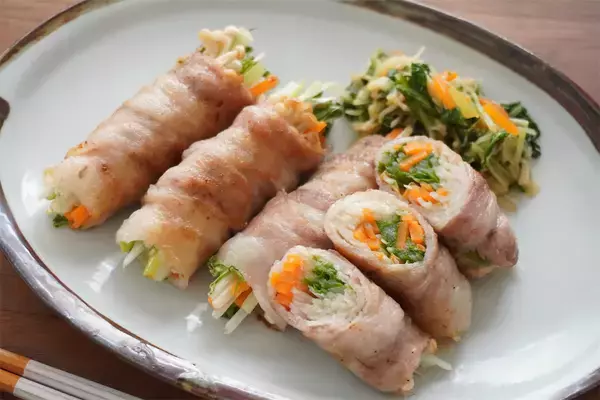 「【家計救済】物価の優等生“えのきたけ”メインの「肉巻き」作ってみた！甘辛な野菜ダレが合う～♡【農家直伝】」の画像