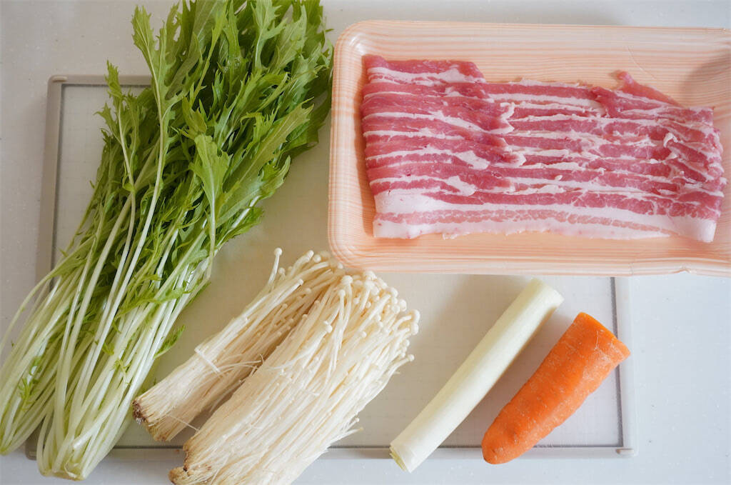 【家計救済】物価の優等生“えのきたけ”メインの「肉巻き」作ってみた！甘辛な野菜ダレが合う～♡【農家直伝】