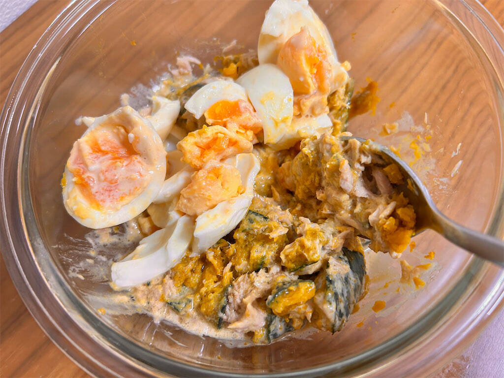 【かぼちゃはツナマヨに合わせろ！】卵ゴロゴロ「かぼちゃサラダ」作ってみた！オイル活用でしょっぱコク甘♡