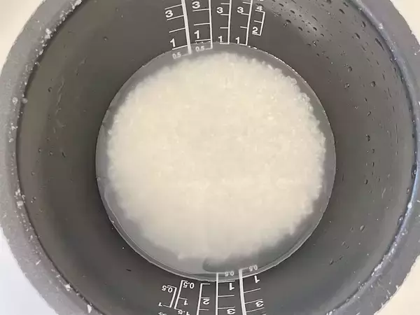 「【全農公式Twitterレシピ】舞うほど旨いと超話題！野菜のプロ激推しな「舞茸ごはん」作ってみた！」の画像