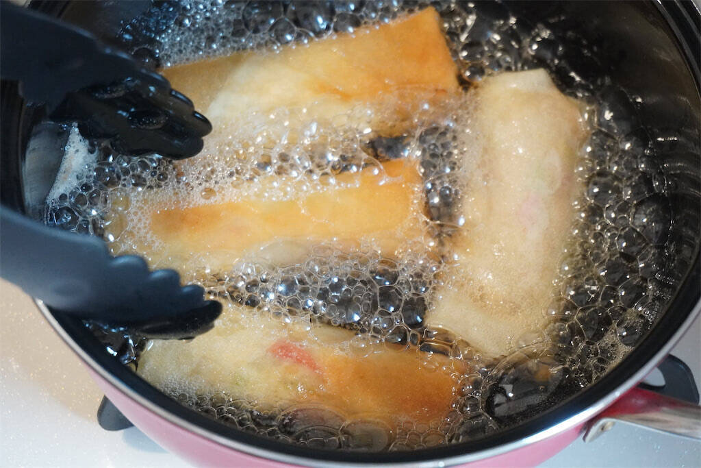 【神コスパ＆手間パ】春巻きの具は「カニカマ・長ねぎ・もやし」でオールOK！シャキとろ食感で旨味天国♪