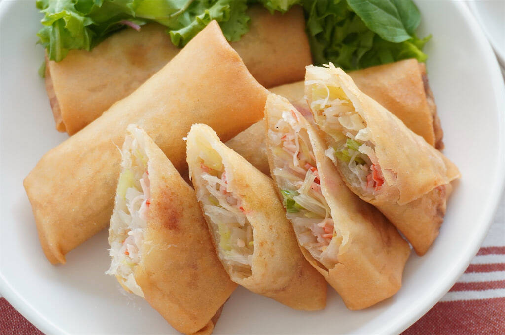 【神コスパ＆手間パ】春巻きの具は「カニカマ・長ねぎ・もやし」でオールOK！シャキとろ食感で旨味天国♪