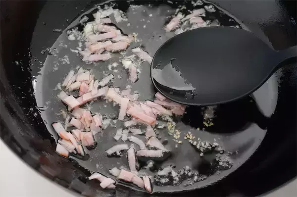 「【カリフラワーの無限レシピ】パン粉で「魔法のカリカリソース」作ったら…1株消えたんだが!?【農家直伝】」の画像