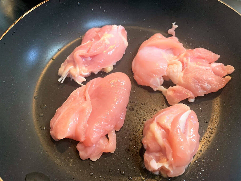 【イタリアンシェフの賄いメシ】なのに生姜焼き⁉複雑過ぎる味の構成な「鶏しょうが焼き丼」作ってみた！