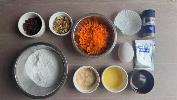 「【キャロケ風】スパイス香る「米粉のキャロットマフィン」は油・砂糖控えめなのに超しっとり♪【元パティシエ直伝】」の画像