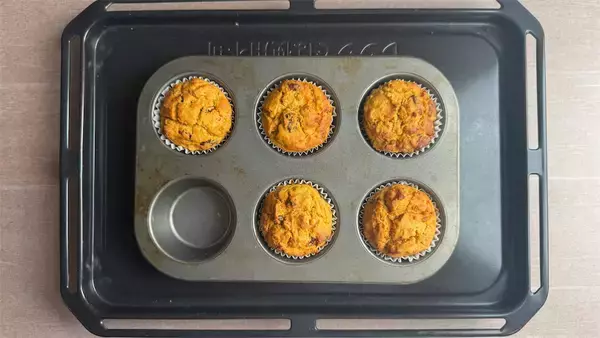 「【キャロケ風】スパイス香る「米粉のキャロットマフィン」は油・砂糖控えめなのに超しっとり♪【元パティシエ直伝】」の画像