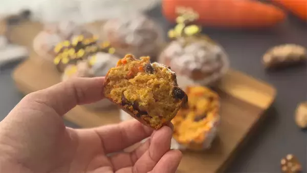 「【キャロケ風】スパイス香る「米粉のキャロットマフィン」は油・砂糖控えめなのに超しっとり♪【元パティシエ直伝】」の画像