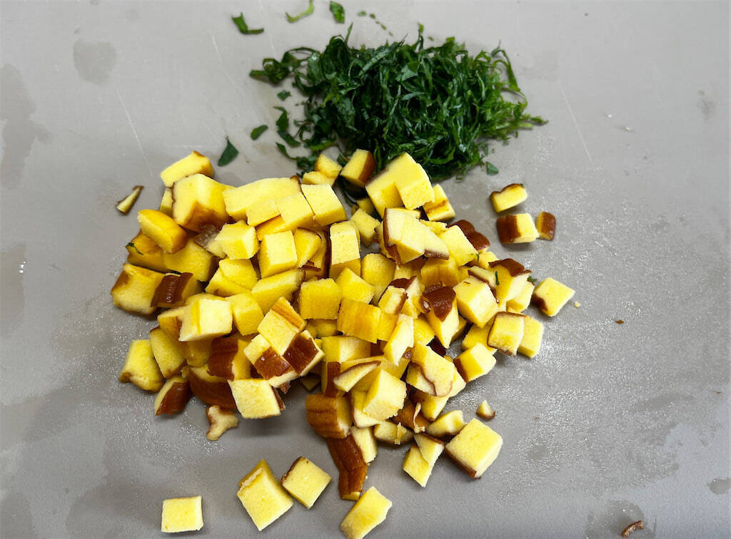 【衝撃！おせち活用術】伊達巻を「おにぎり」にしてみた！しょうゆとのコンビで新・甘じょっぱ沼に!?