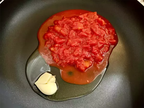 「【サバ缶×トマト缶で】本格イタリア～ンな「サバのトマト煮」作ろう！コスパ・タイパ・手間パ最強♡白ご飯にも◎」の画像