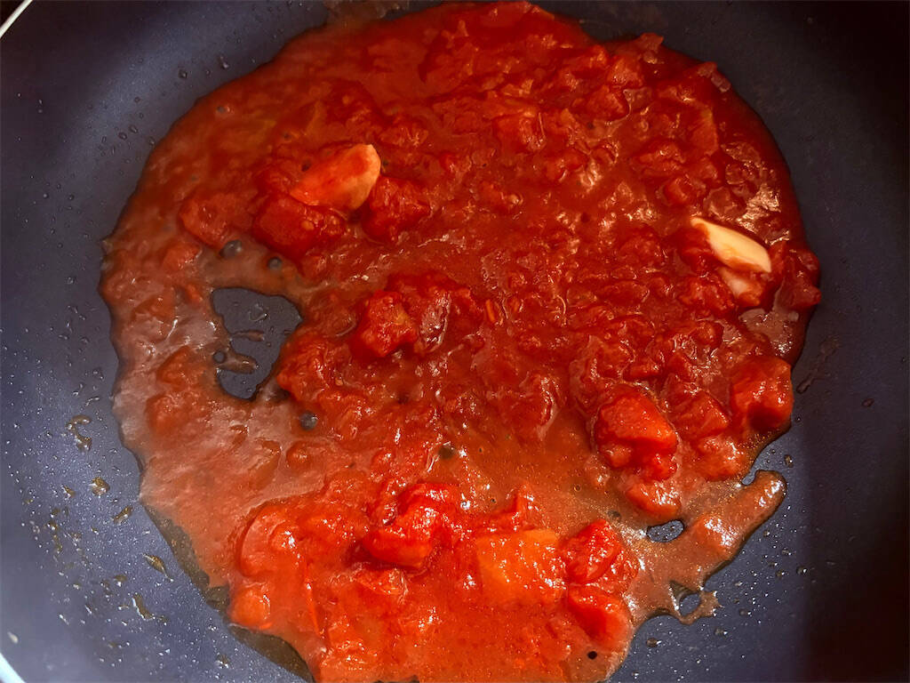 【サバ缶×トマト缶で】本格イタリア～ンな「サバのトマト煮」作ろう！コスパ・タイパ・手間パ最強♡白ご飯にも◎