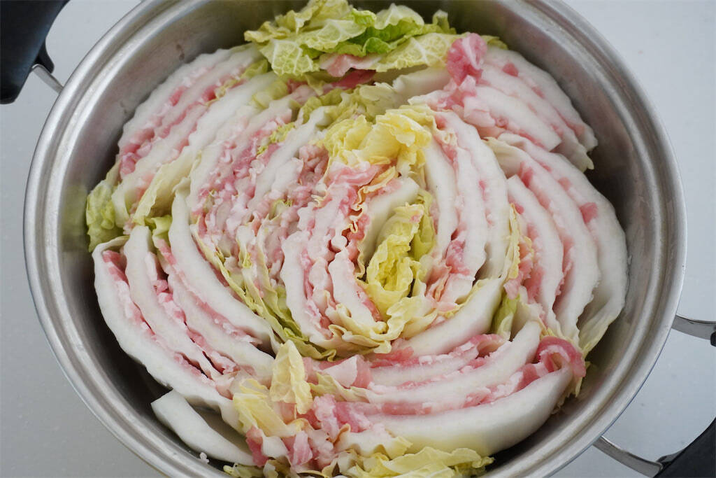 【長野県のミルフィーユ鍋】めんつゆ一発で極旨に♪白菜と豚肉の重ね方にもワザあり～！【農家直伝】