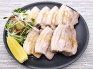 【笠原将弘の豚わさ】脂落としてコラーゲンを美味しく頂こう♪茹でただけの豚バラが特製ダレで旨すぎた話
