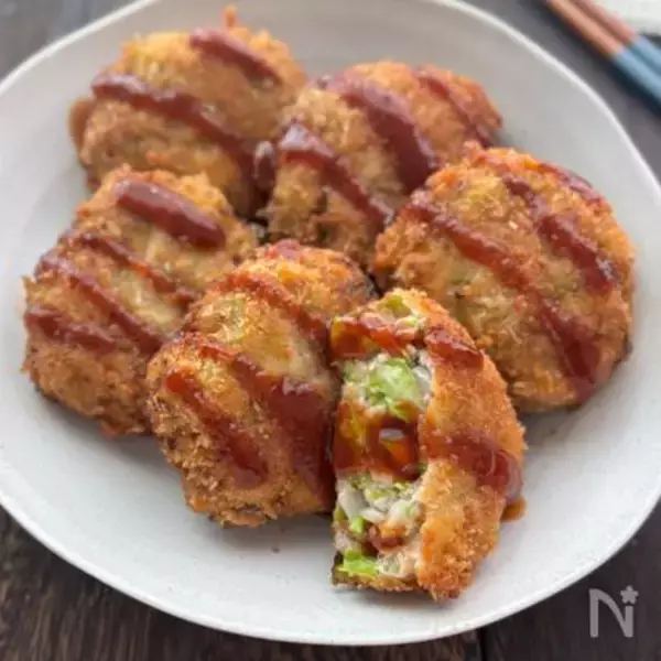 「【春限定】メンチっぽいのに軽やかな「春キャベツカツ」作ってみた！パン粉は薄めでふんわりシャキサクッ♪」の画像