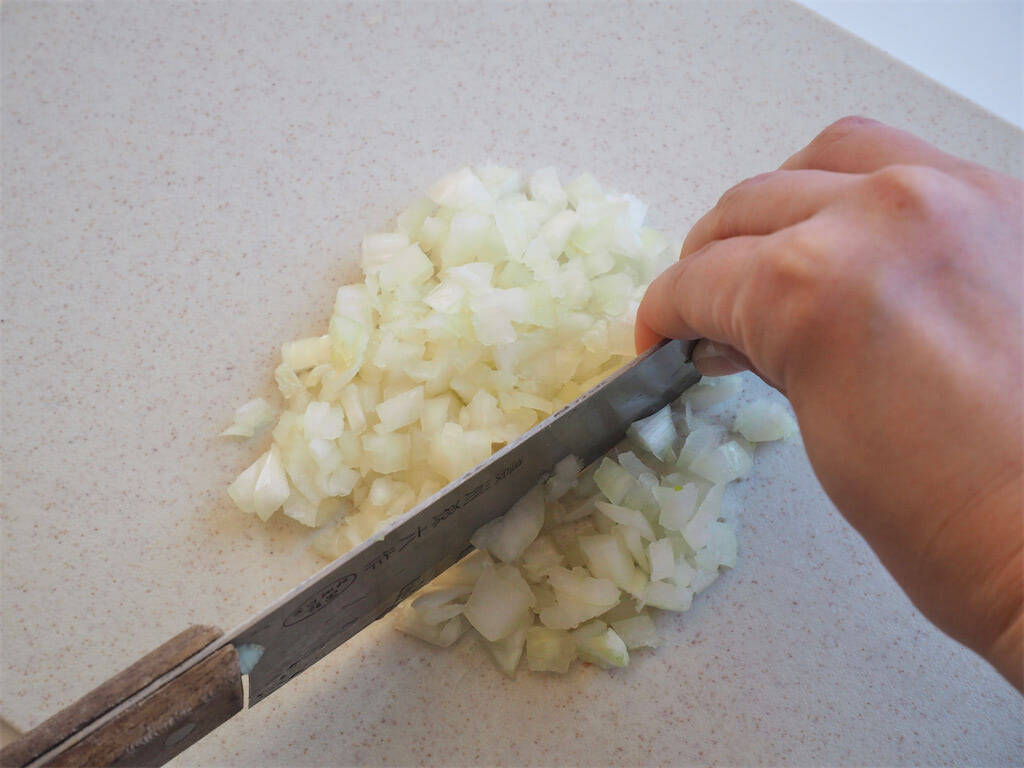 【春限定】メンチっぽいのに軽やかな「春キャベツカツ」作ってみた！パン粉は薄めでふんわりシャキサクッ♪