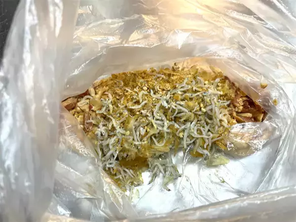 「【農家直伝】定番おやつ・小魚ピーナッツに「れんこん」を足した結果♪甘辛味の“最強おかず”に変身で感動♡」の画像