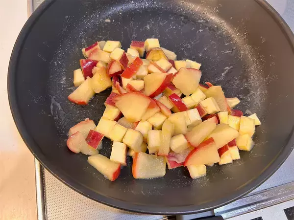 「【冷凍パイシート＆トースターで簡単】さつまいもとりんごで「スイーツキッシュ」作ってみた！ホクっと甘酸っぱ♪」の画像