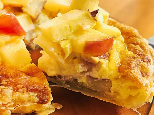 「【冷凍パイシート＆トースターで簡単】さつまいもとりんごで「スイーツキッシュ」作ってみた！ホクっと甘酸っぱ♪」の画像