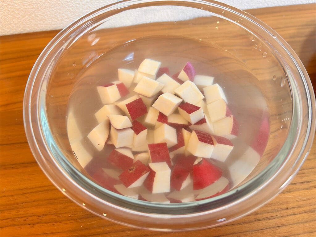 【冷凍パイシート＆トースターで簡単】さつまいもとりんごで「スイーツキッシュ」作ってみた！ホクっと甘酸っぱ♪