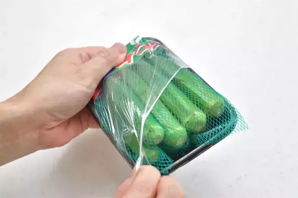 「【青髪のテツ】なすは傷ついて尖ってる中二病（!?）なヤツほどウマい!?意外な選び方を伝授！【超使える野菜講座】」の画像