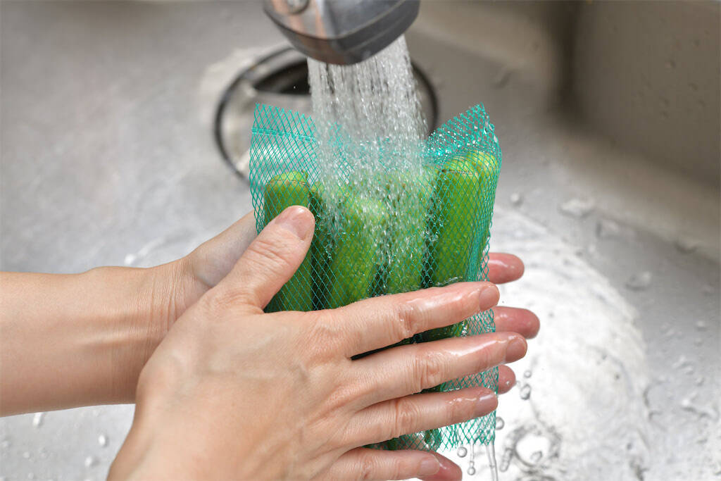 【青髪のテツ】なすは傷ついて尖ってる中二病（!?）なヤツほどウマい!?意外な選び方を伝授！【超使える野菜講座】