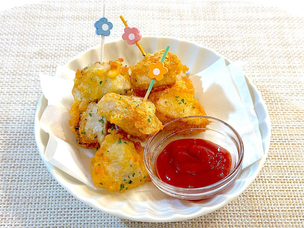 【里芋は煮物だけじゃない】チーズ風味香る♡「里芋のフリッター」作ってみた！衣にアレを入れるとサックサク!?