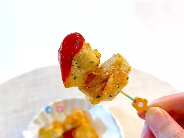 「【里芋は煮物だけじゃない】チーズ風味香る♡「里芋のフリッター」作ってみた！衣にアレを入れるとサックサク!?」の画像