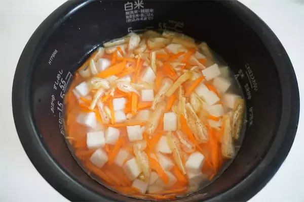 「【極上のホクホク食感】角切り長芋が決め手の「炊き込みご飯」作ってみた！白みそでほっこり上品♡【農家直伝】」の画像