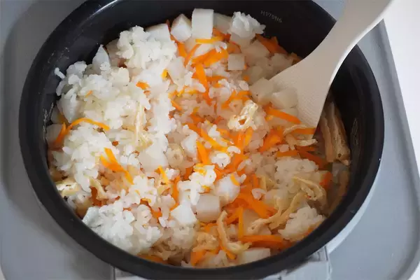 「【極上のホクホク食感】角切り長芋が決め手の「炊き込みご飯」作ってみた！白みそでほっこり上品♡【農家直伝】」の画像