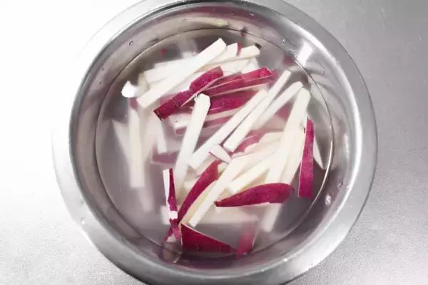 「【芸人の自宅めし】さまぁ～ず大竹さんが食べてる「さつまいものきんぴら」に挑戦！ほっくり甘いきんぴら♪」の画像