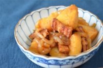 【洋風素材をかつおだしで煮たら…】新じゃが＆ベーコンを「甘辛煮」にしてみた！まさに和風ジャーマンポテト♡
