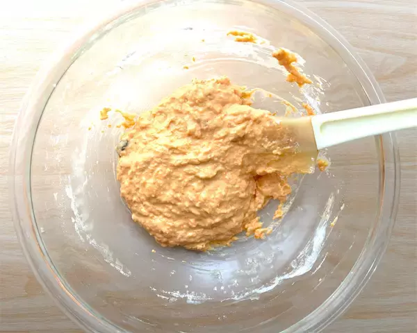 「【スイーツでアンチエイジング!?】レーズンとクコの実入り「人参の蒸しパン」作ってみた【薬膳マイスター直伝】」の画像