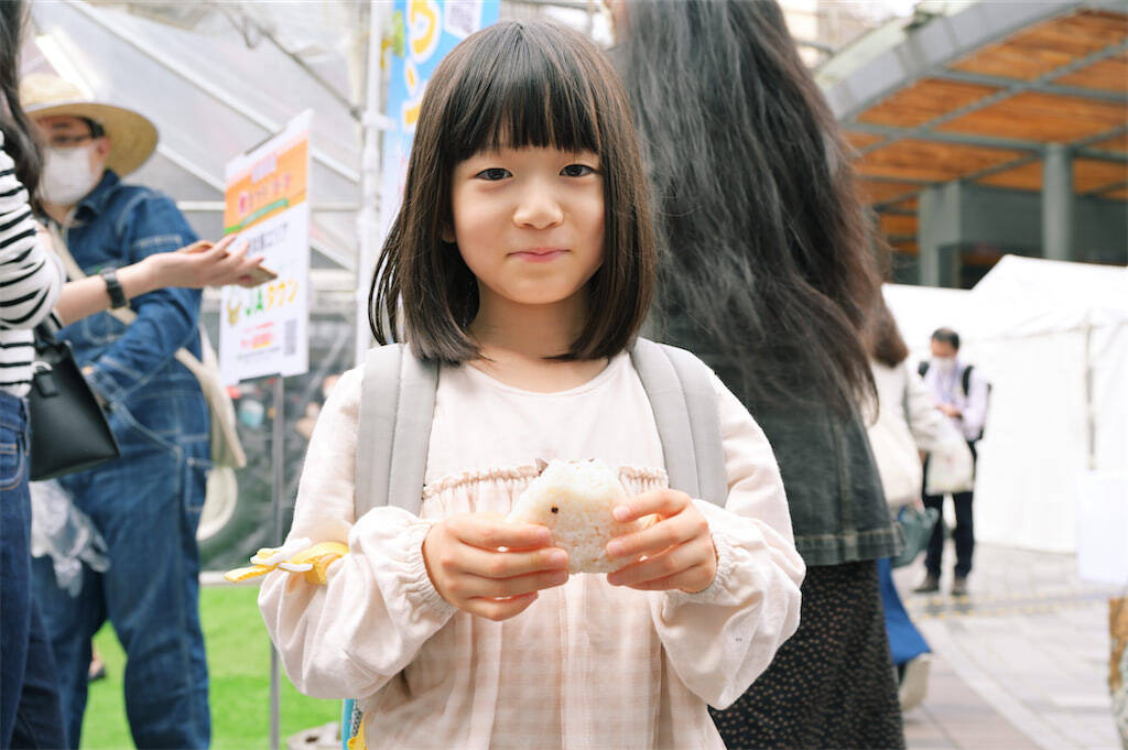 東京・有楽町にトラクターや"疑似畑"が出現!?【国消国産秋まつり】"天気予報の女神"も駆け付け語る「食べて農家を応援！」
