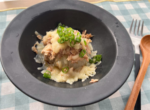 【新玉ねぎの至高の食べ方】ツナチーズをドサっと！「新玉ねぎの丸ごとレンジ蒸し」作ってみた♡レンチン5分♪