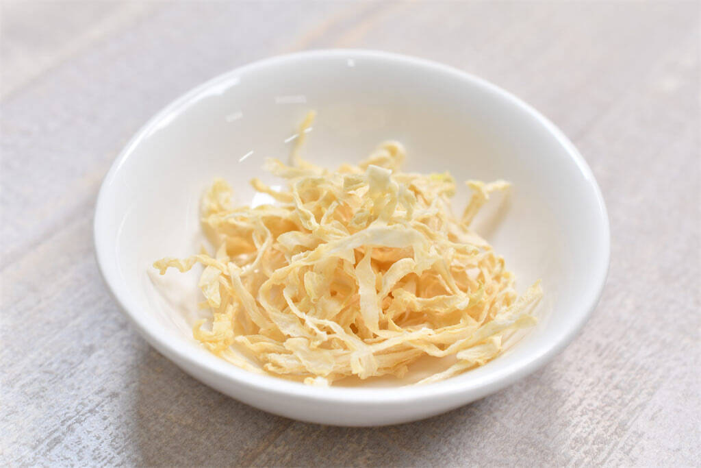 【冷蔵庫に野菜がない！】そんな日のみそ汁をゴージャスにする「救世主具材」2選はコレ！【青髪のテツ】