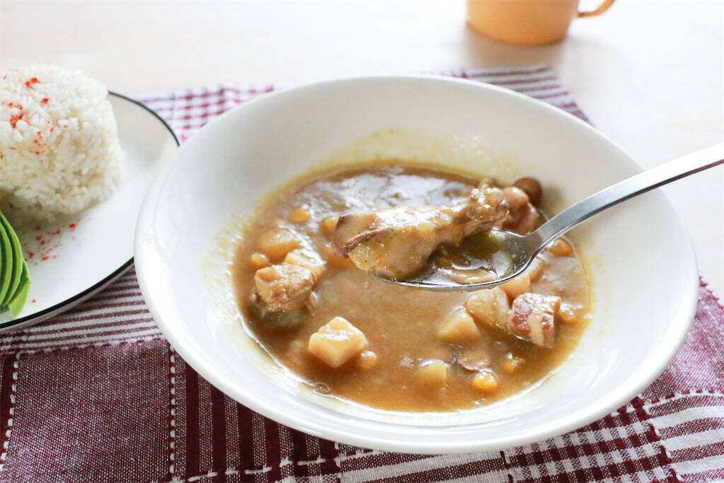 【異国レトルト】ラテン系ポトフ「サンコーチョ」食べてみた！凝縮スープで気分はパイレーツ・オブ・カリビアン⁉