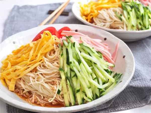 【そうめんでイイの!?】自家製ダレで絶品「冷やし中華そうめん」作ってみた！甘酸っぱくてツルンと爽快♪